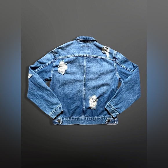 ⚡️GUESS⚡️ Distressed Denim Trucker Jacket - Picture 9 of 11